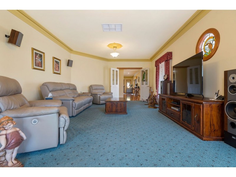 6 Glenton Court, Gisborne VIC 3437