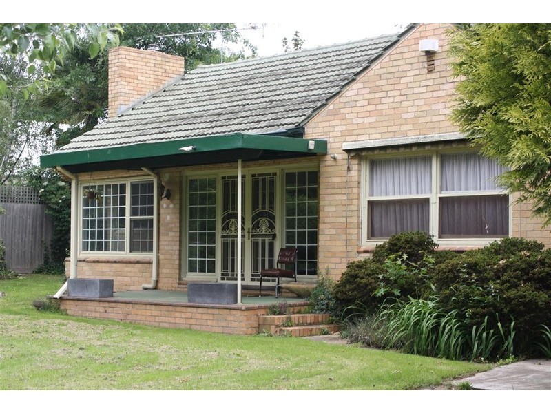 13 Old Lancefield Road, Woodend VIC 3442