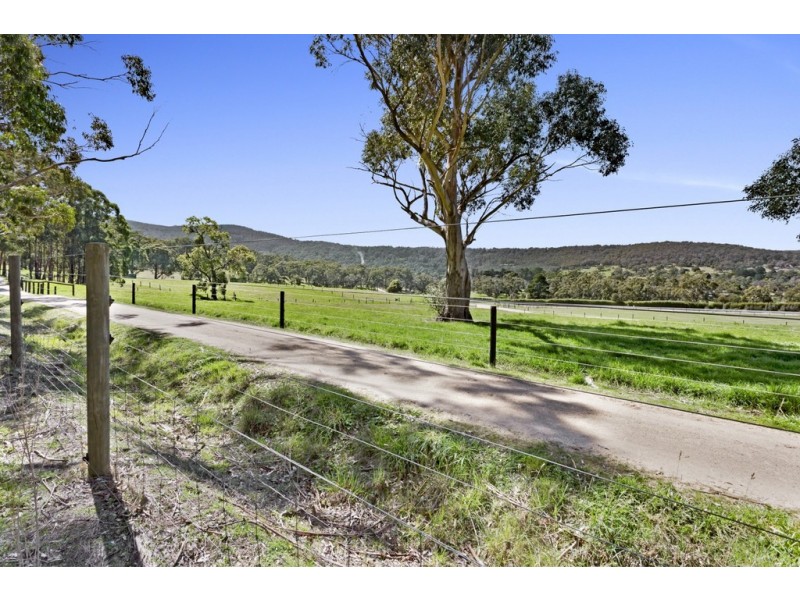 36 Boundary Road, Mount Macedon VIC 3441