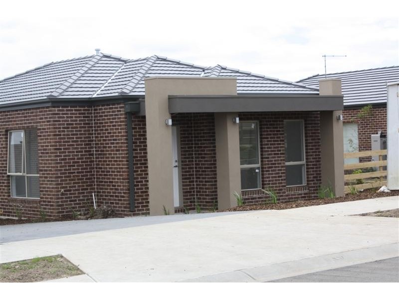 3/6 Francis Crescent, Gisborne VIC 3437