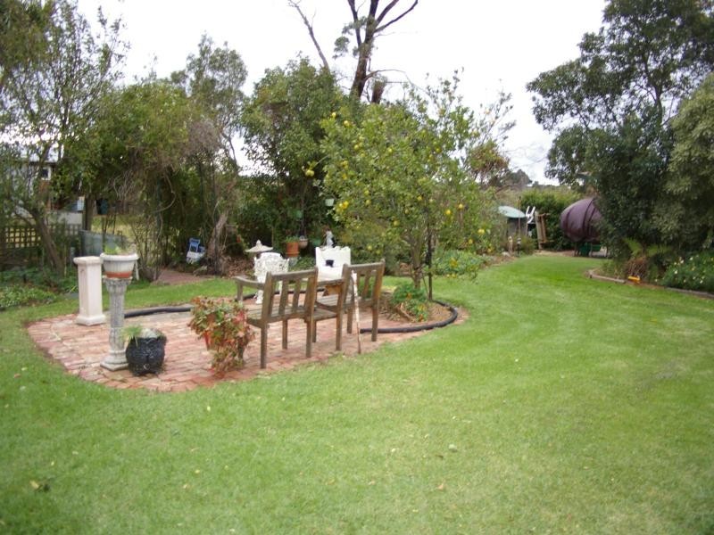 768 Gisborne-Melton Rd, Gisborne VIC 3437