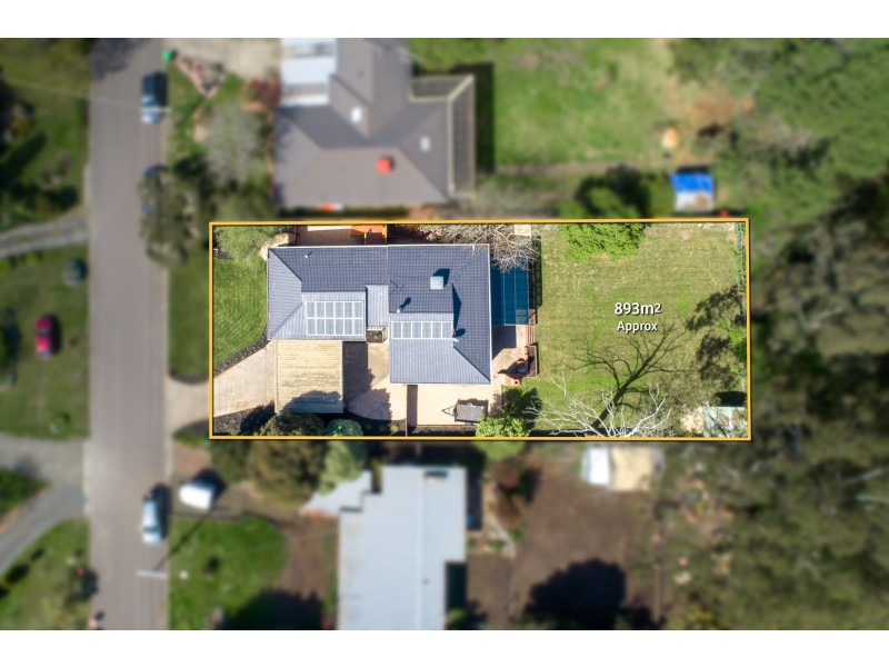 11 Oakley Court, Gisborne VIC 3437