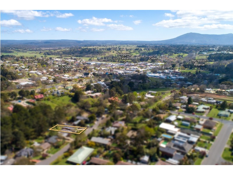 11 Oakley Court, Gisborne VIC 3437