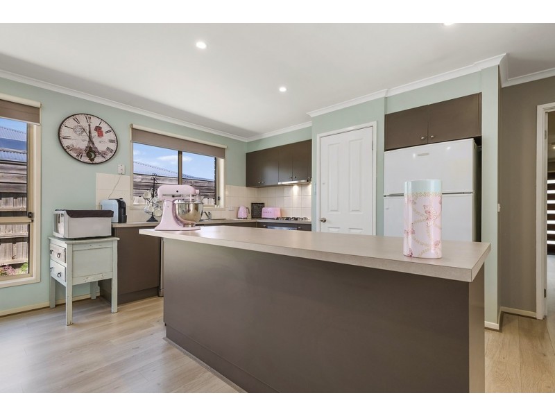 18 Mt. Vista Close, New Gisborne VIC 3438