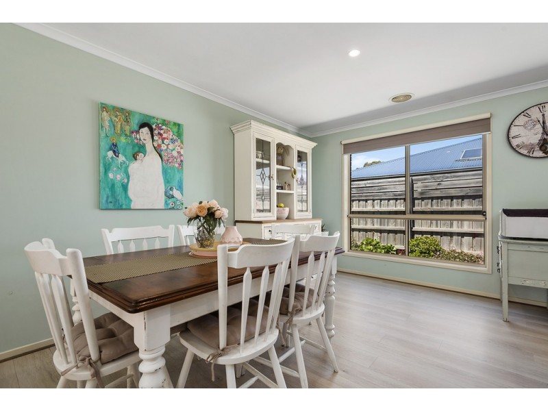 18 Mt. Vista Close, New Gisborne VIC 3438