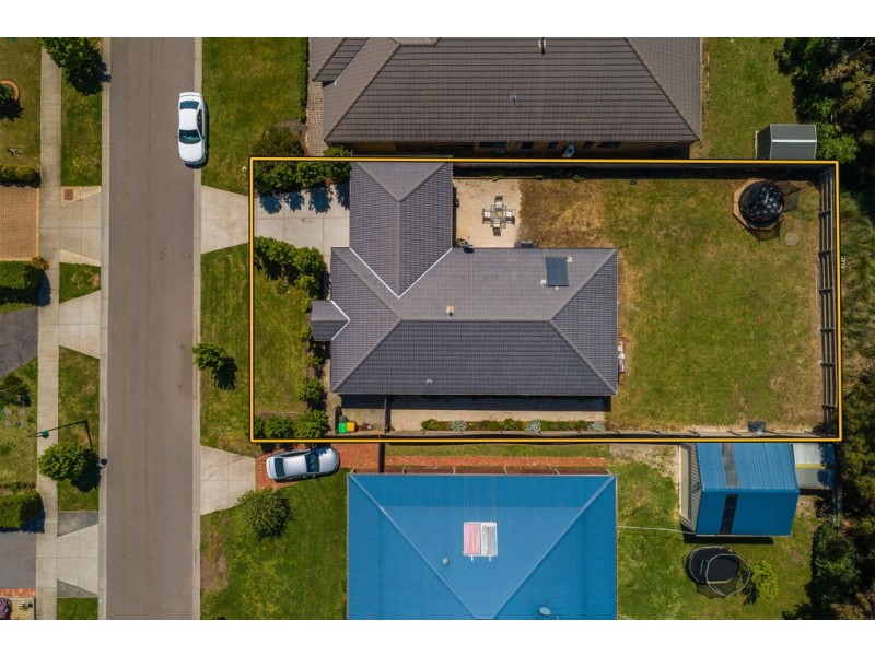 18 Mt. Vista Close, New Gisborne VIC 3438