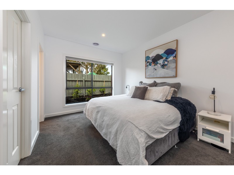 2,25 Grant Avenue, Gisborne VIC 3437