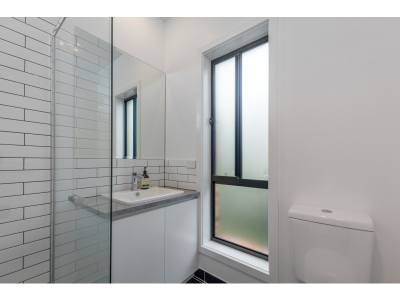 2,25 Grant Avenue, Gisborne VIC 3437