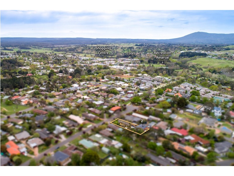 2,25 Grant Avenue, Gisborne VIC 3437