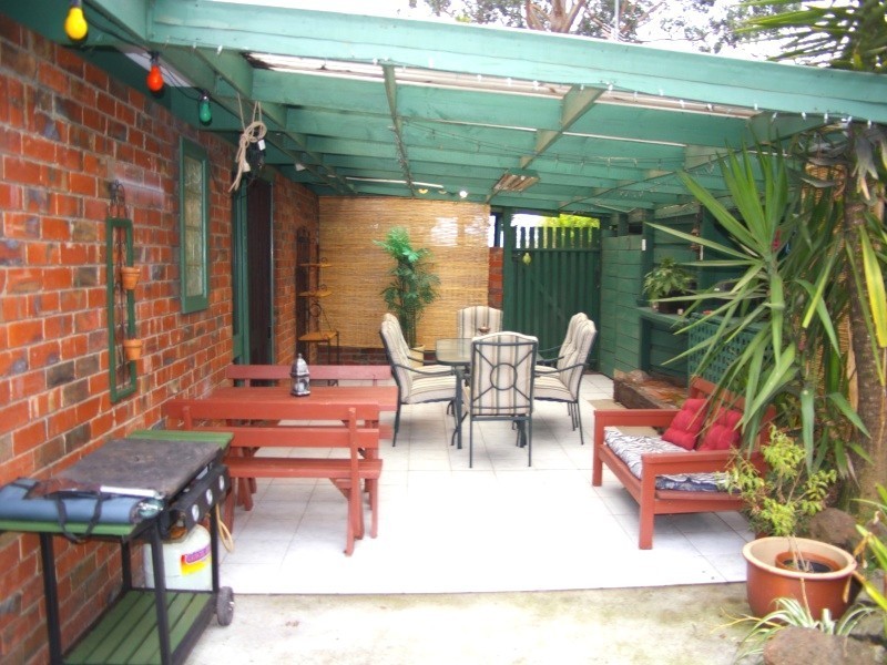 17 Grant Ave, Gisborne VIC 3437