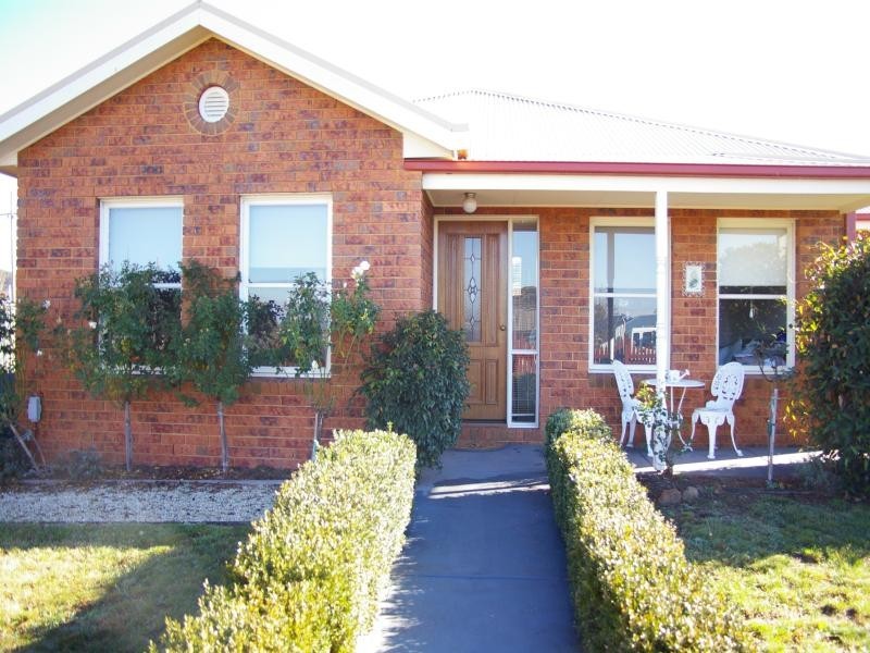 14 Sutton St, Riddells Creek VIC 3431