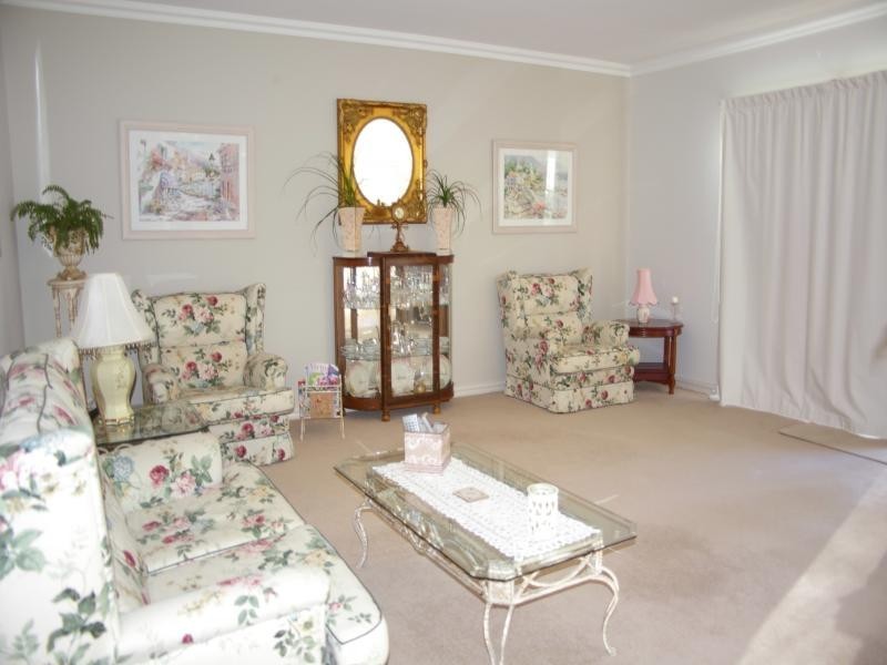14 Sutton St, Riddells Creek VIC 3431