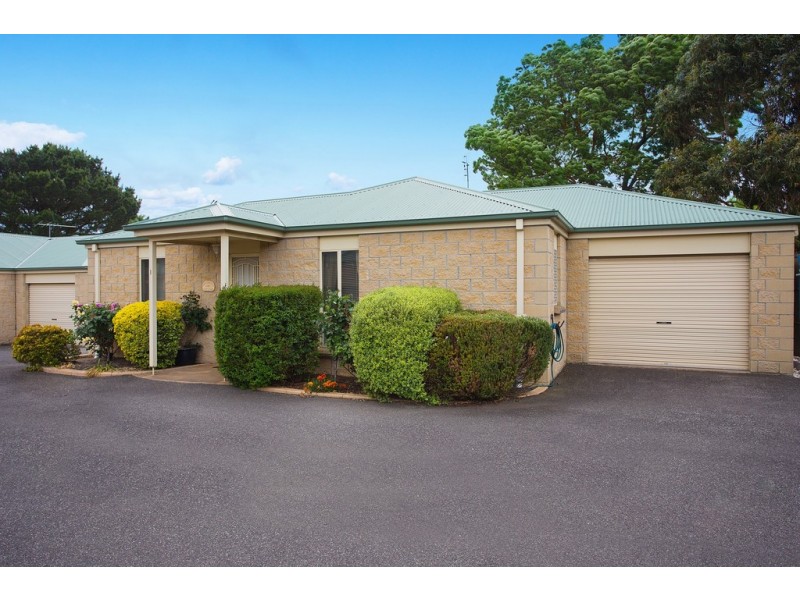 1,176 Station Road, New Gisborne VIC 3438