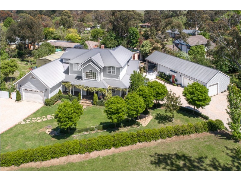 35 Ross Watt Road, Gisborne VIC 3437