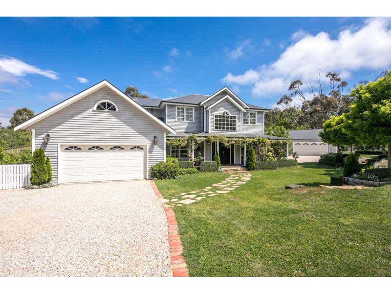 35 Ross Watt Road, Gisborne VIC 3437