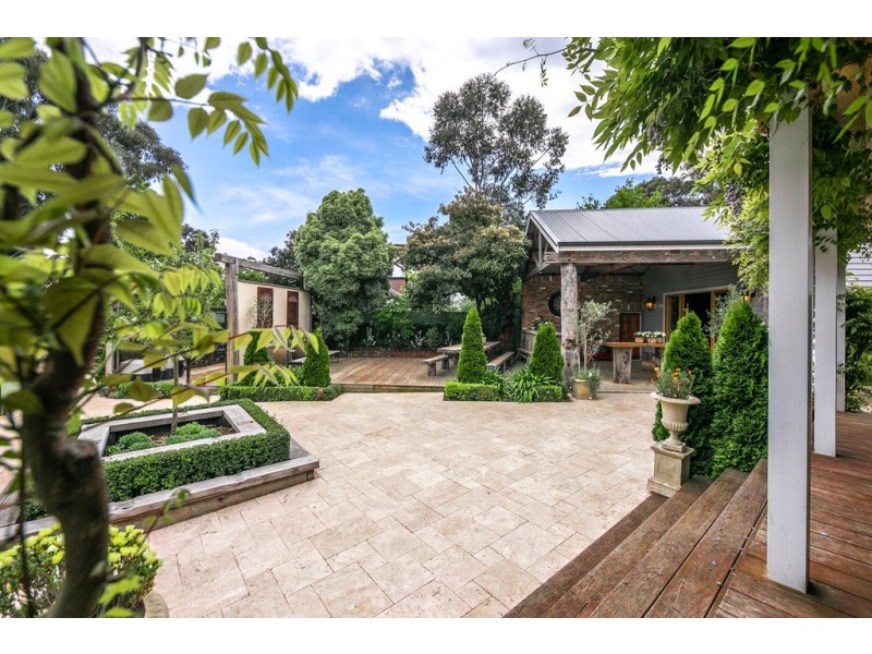 35 Ross Watt Road, Gisborne VIC 3437