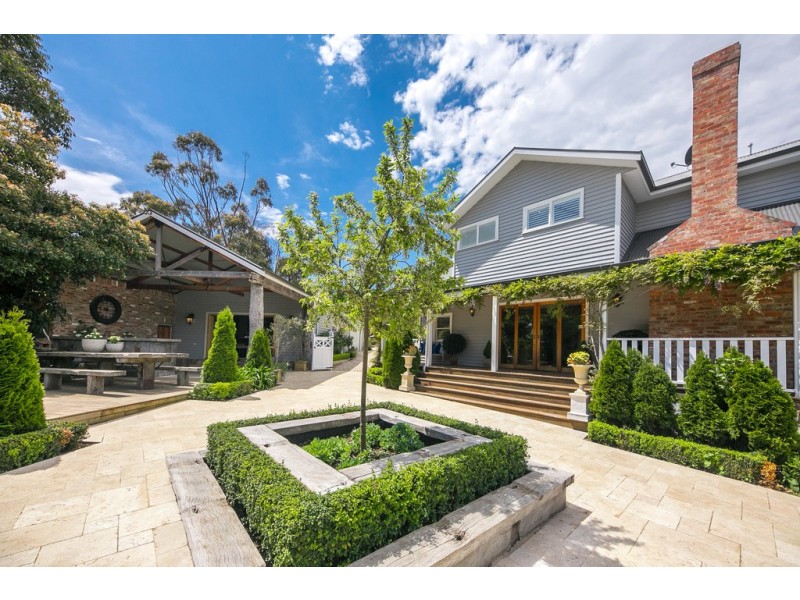 35 Ross Watt Road, Gisborne VIC 3437