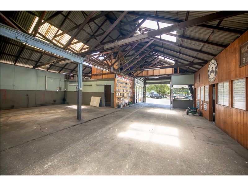 7 Hamilton St, Gisborne VIC 3437