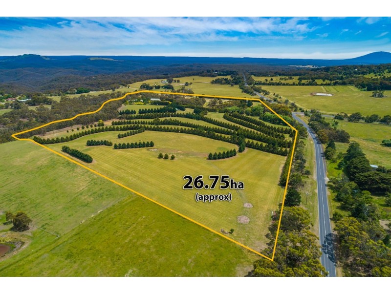 5 McConnell Road, Gisborne VIC 3437