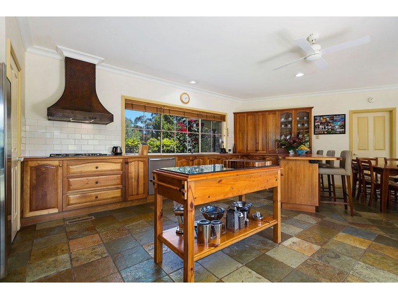 5 McConnell Road, Gisborne VIC 3437