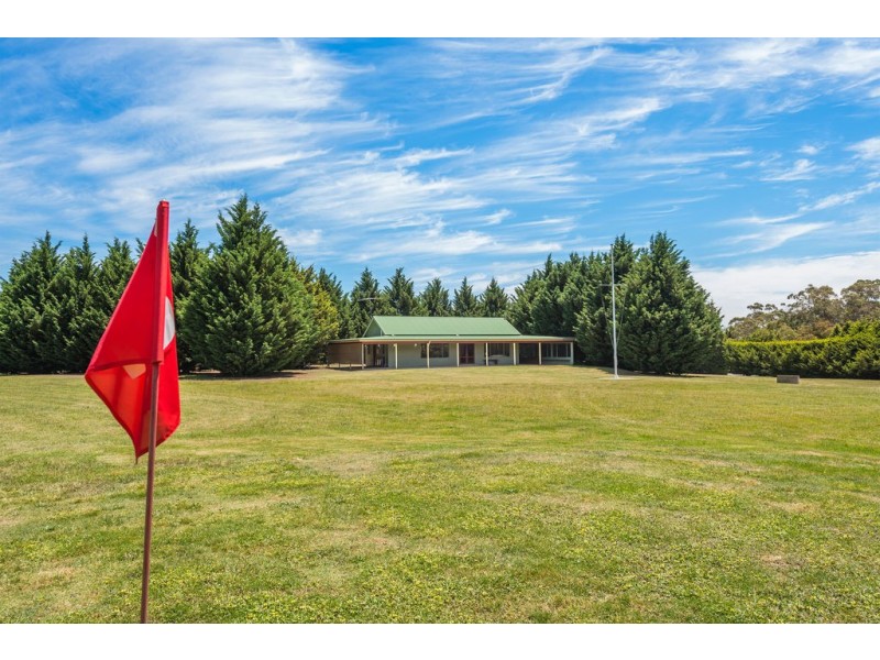 5 McConnell Road, Gisborne VIC 3437