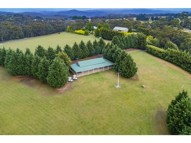 5 McConnell Road, Gisborne VIC 3437