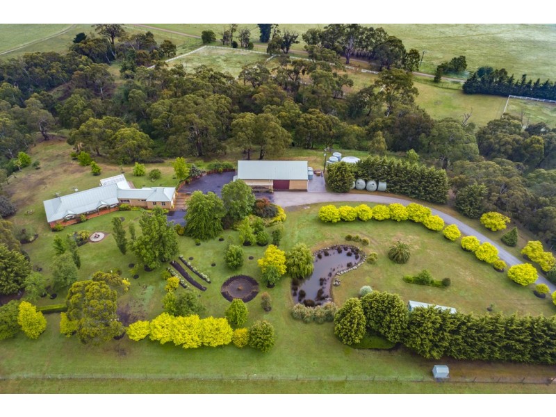 5 McConnell Road, Gisborne VIC 3437