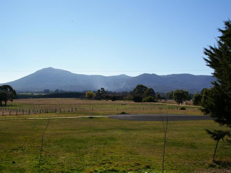 29 Peck Crt*, Gisborne VIC 3437