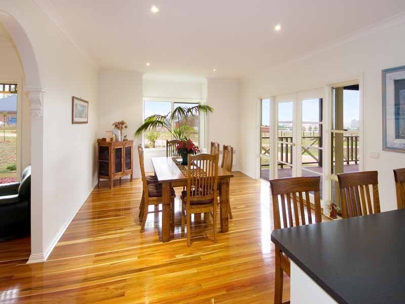 60 Hutchinsons Lane, Romsey VIC 3434