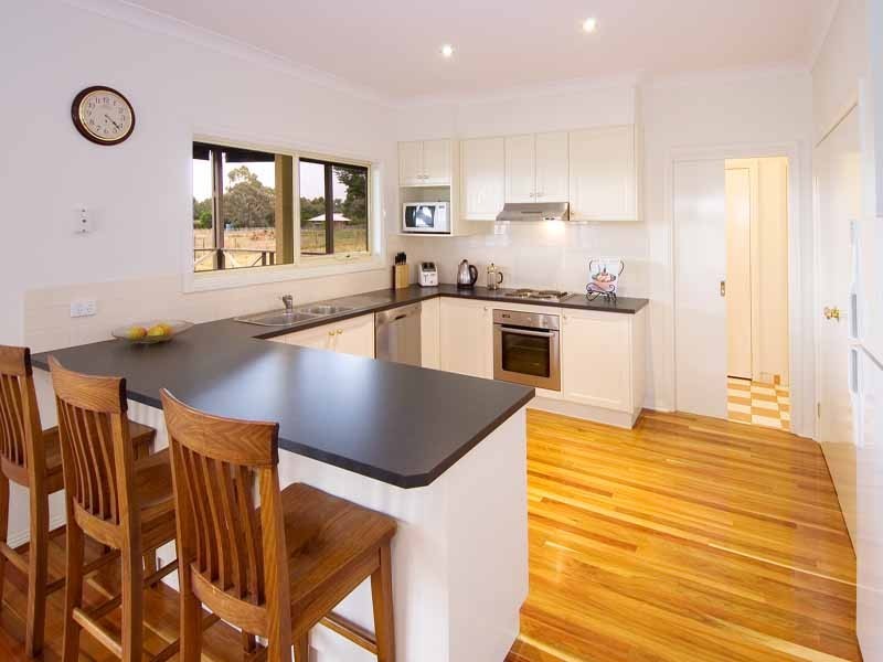 60 Hutchinsons Lane*, Romsey VIC 3434