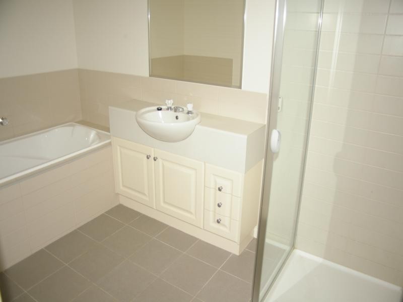 8 Black Avenue, Gisborne VIC 3437