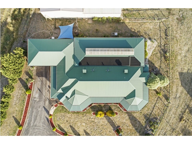 35 Sanctuary Rise, Mickleham VIC 3064