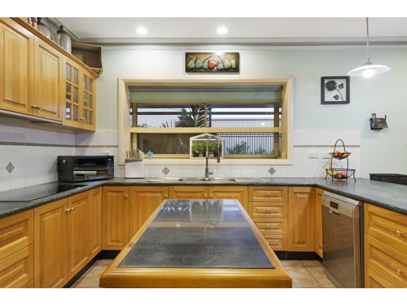 35 Sanctuary Rise, Mickleham VIC 3064