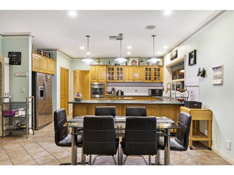 35 Sanctuary Rise, Mickleham VIC 3064