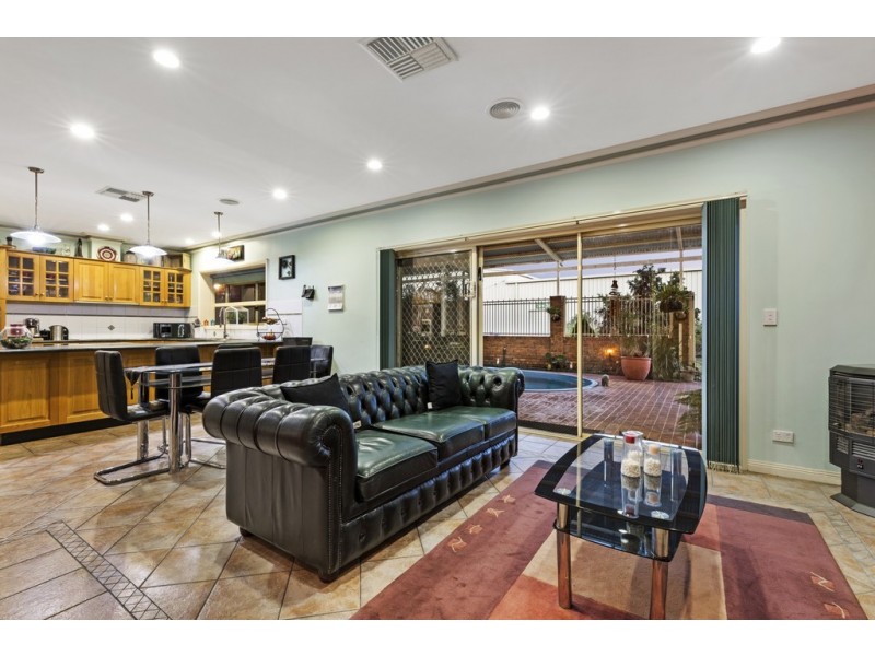 35 Sanctuary Rise, Mickleham VIC 3064