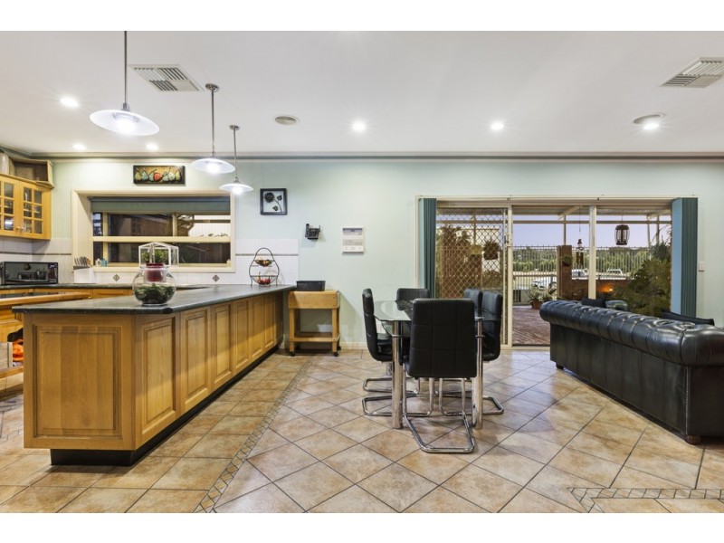 35 Sanctuary Rise, Mickleham VIC 3064