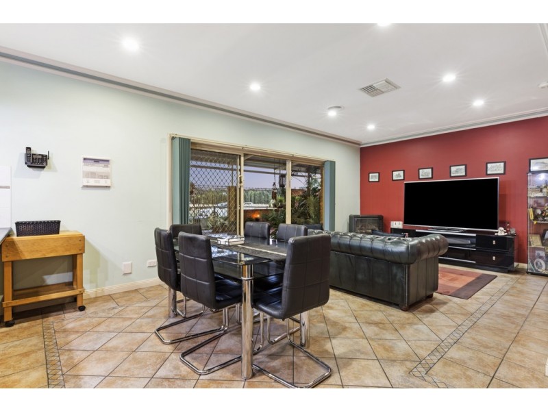 35 Sanctuary Rise, Mickleham VIC 3064