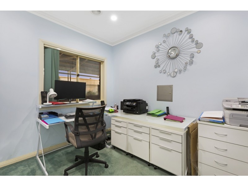 35 Sanctuary Rise, Mickleham VIC 3064