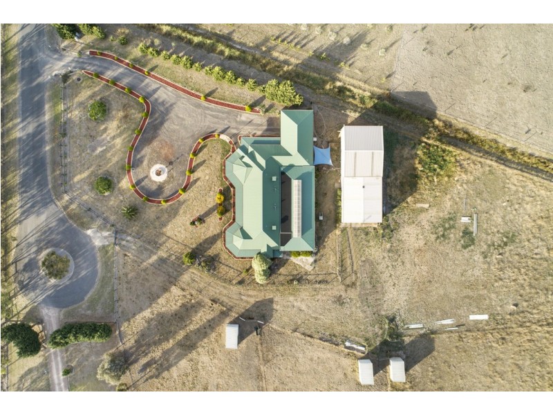 35 Sanctuary Rise, Mickleham VIC 3064