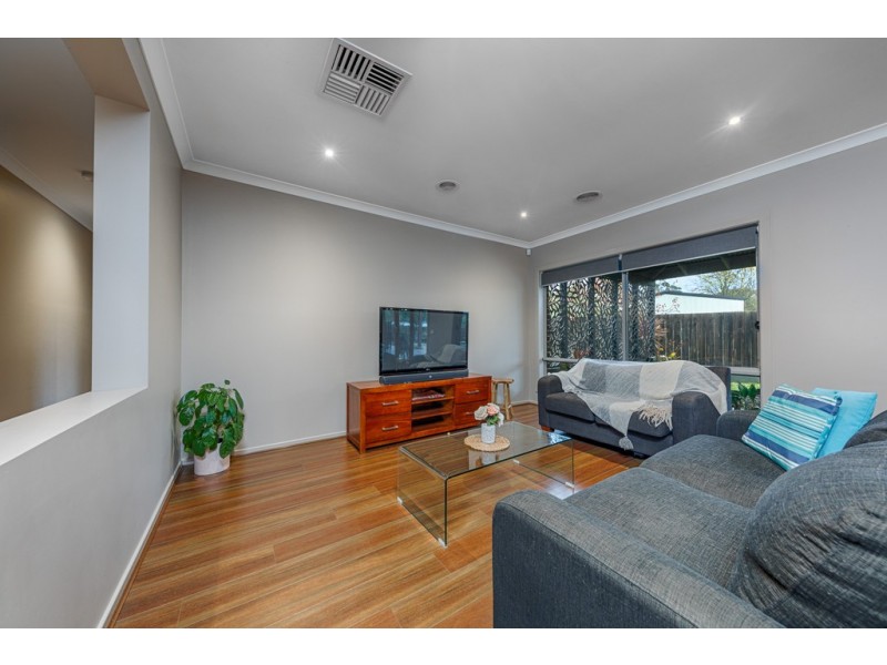 3 McKernan Place, Gisborne VIC 3437