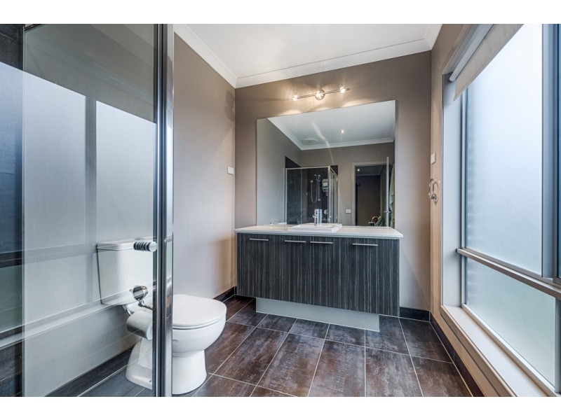 3 McKernan Place, Gisborne VIC 3437