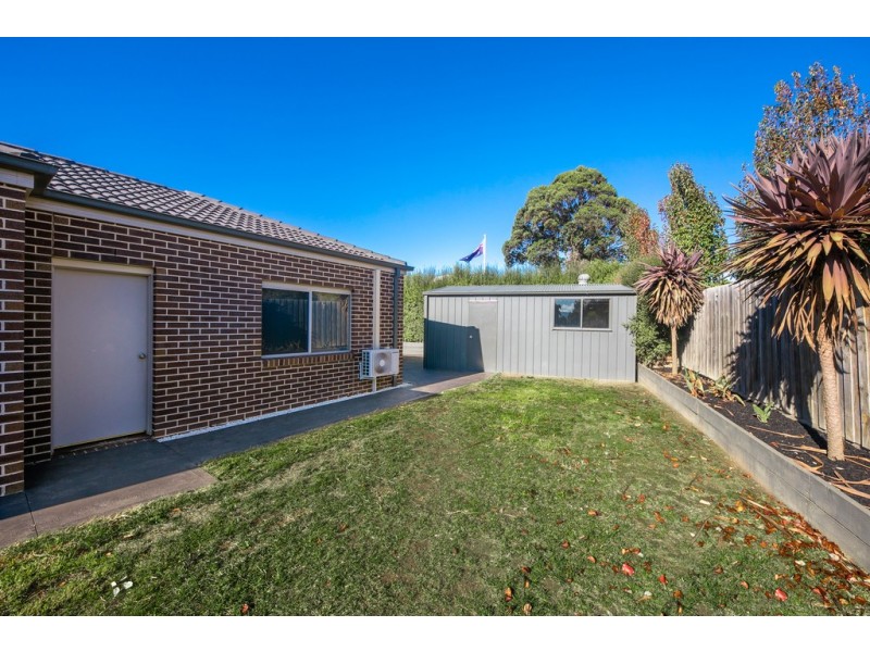 3 McKernan Place, Gisborne VIC 3437