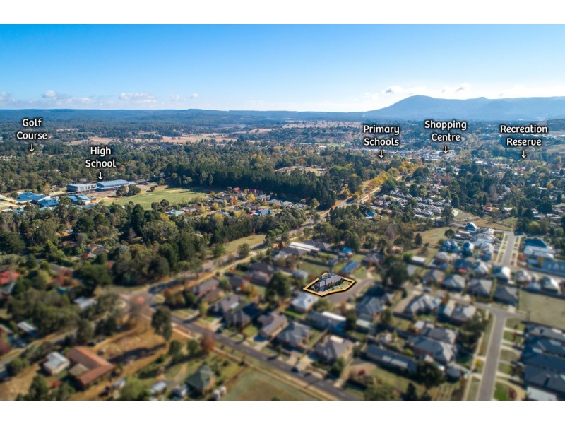 3 McKernan Place, Gisborne VIC 3437