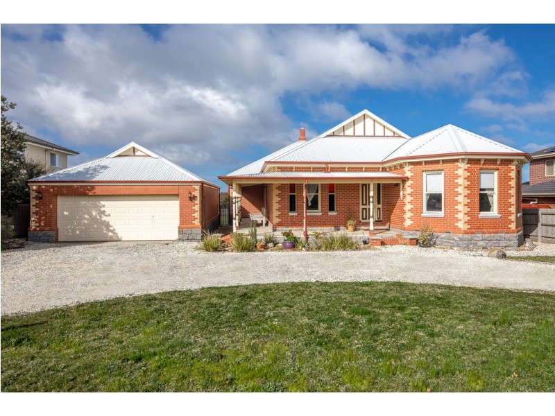10 Cassandra Close, Gisborne VIC 3437