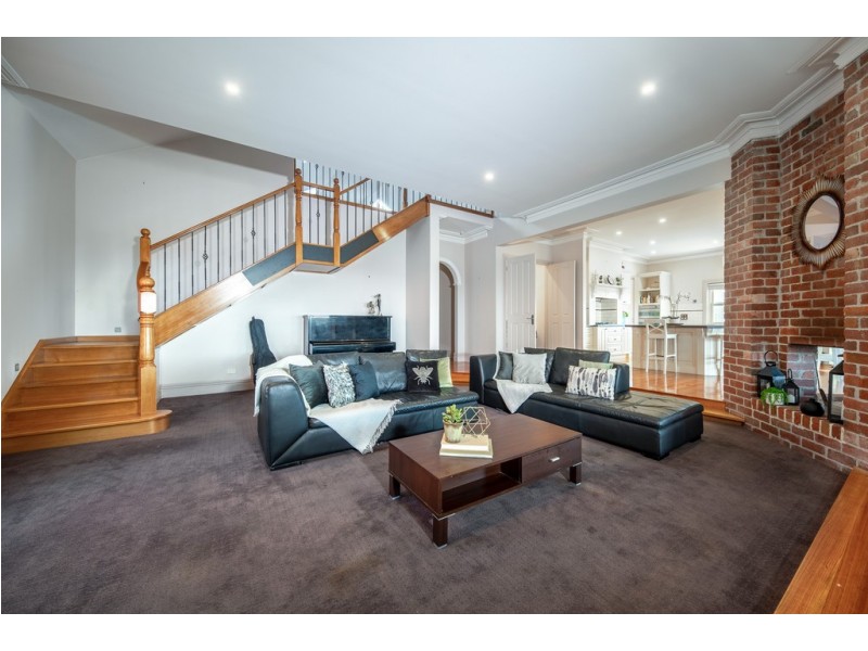 10 Cassandra Close, Gisborne VIC 3437