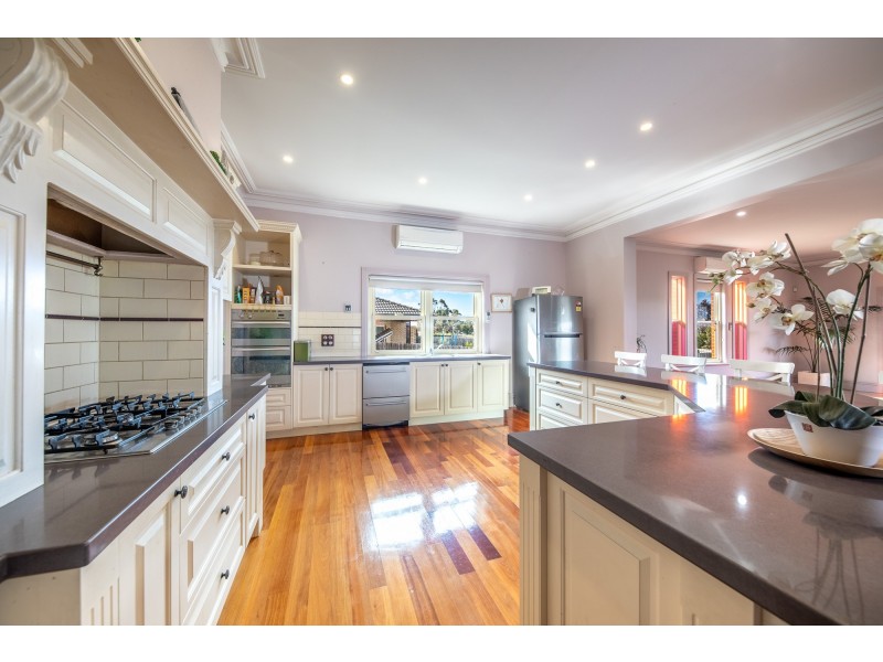 10 Cassandra Close, Gisborne VIC 3437