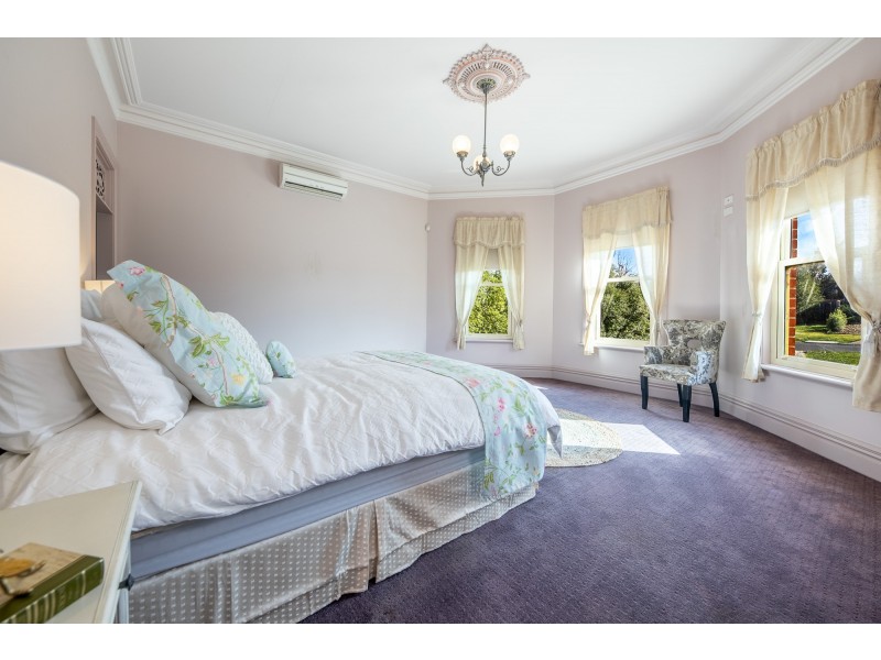 10 Cassandra Close, Gisborne VIC 3437