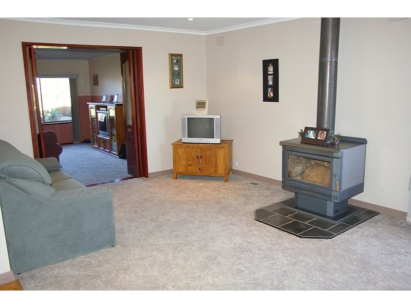 1 Farrell St, Gisborne VIC 3437
