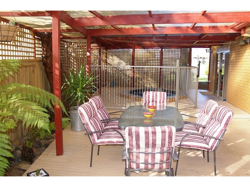 1 Farrell St, Gisborne VIC 3437