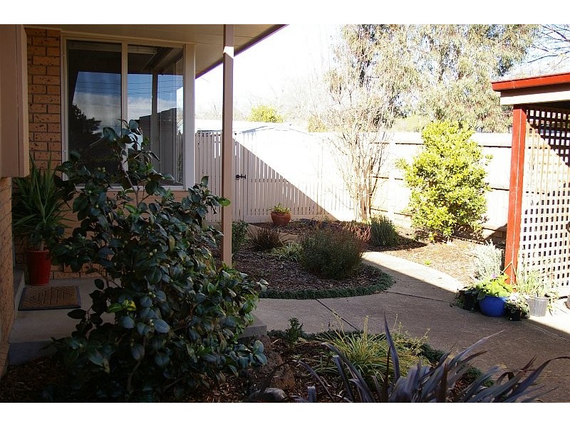1 Farrell St, Gisborne VIC 3437